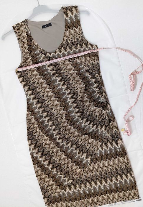 Rochie de ocazie Jake's, mărime M, cu inserții aurii metalice, nouă