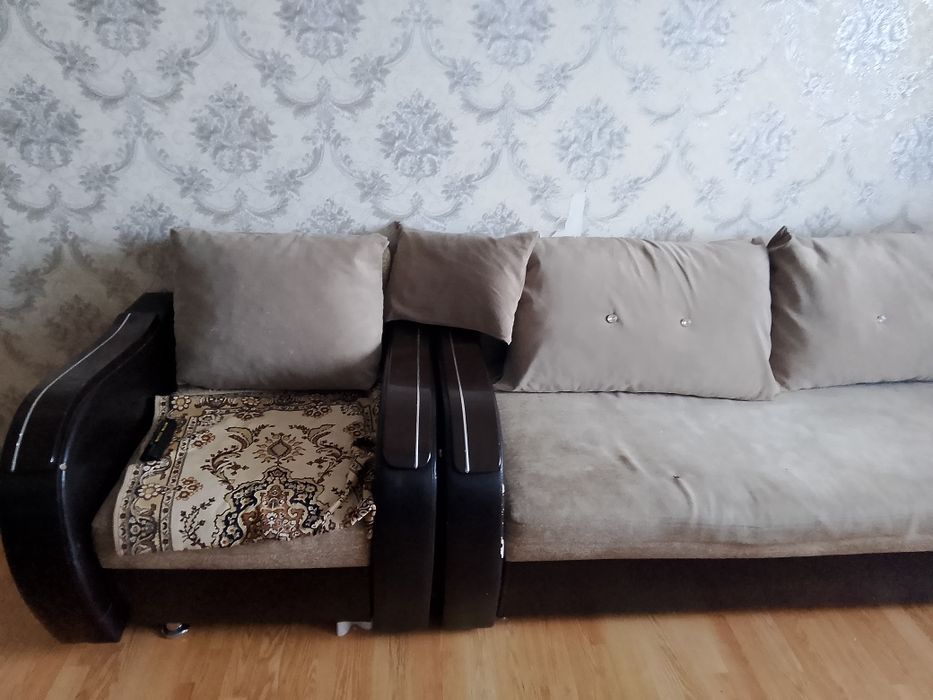 Продам Диван Двадцать пять тысяч тенге