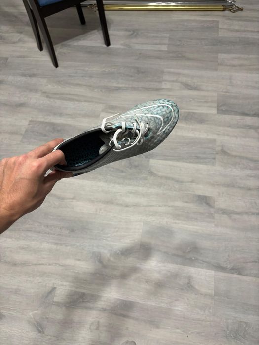 Футбольные бутсы 42 размер