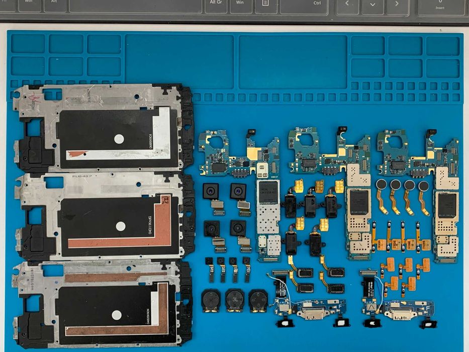 Samsung Galaxy S5 на части