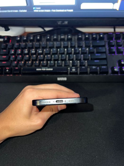 iPhone 15 in stare perfecta de functionare