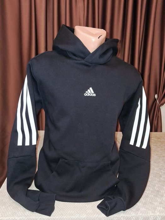 Adidas суитчър черен