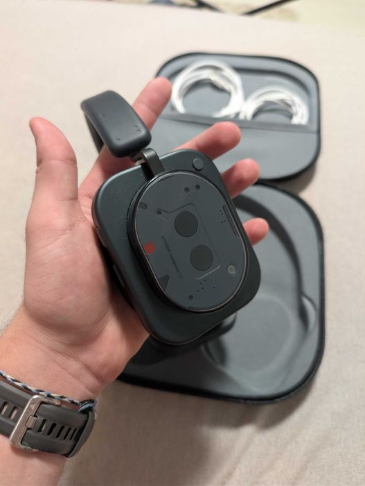 Casti Wireless Nothing Headphones One 1 Neagru aproape noi