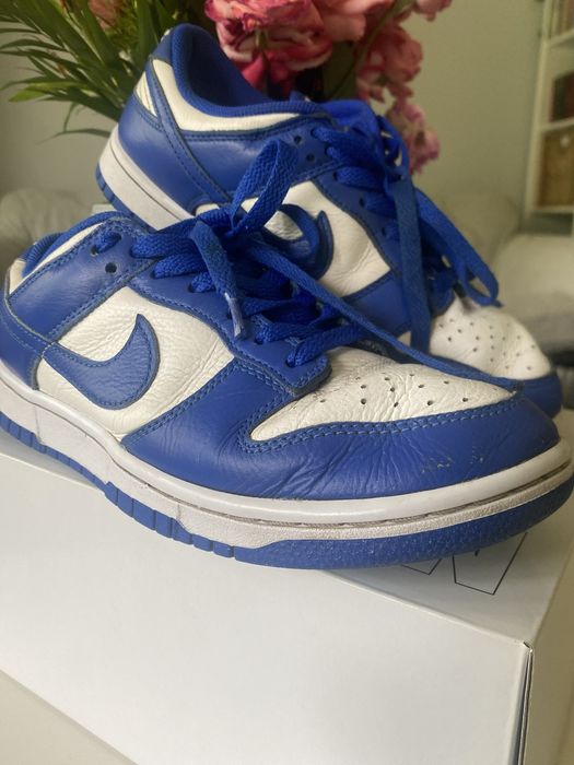 Nike dunk low,in stare buna,cu urme normale de purtare.Marimea 41