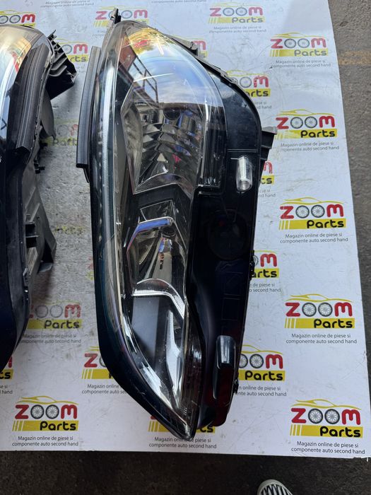 Far stanga dreapta halogen Peugeot 3008 5008 2016-2020