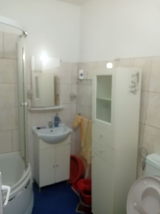 Vând apartament cu doua camere