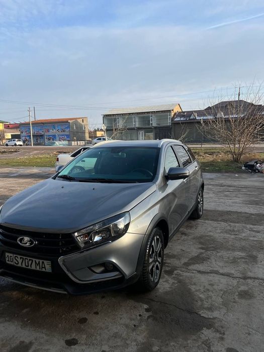 Lada Vesta cross