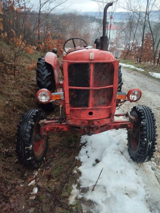 Vand tractor in stare buna de functionare