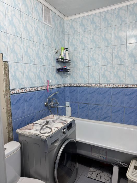 Продам квартиру трех комнатную