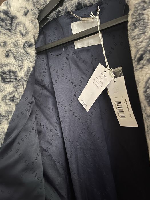 Уникално палто Guess