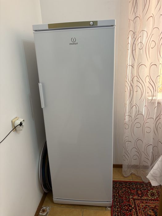 Морозильник Indesit