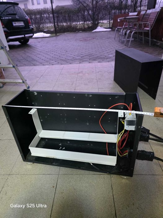 Cutie , cabinet , caracasa , extender baterii pentru panouri  sau UPS