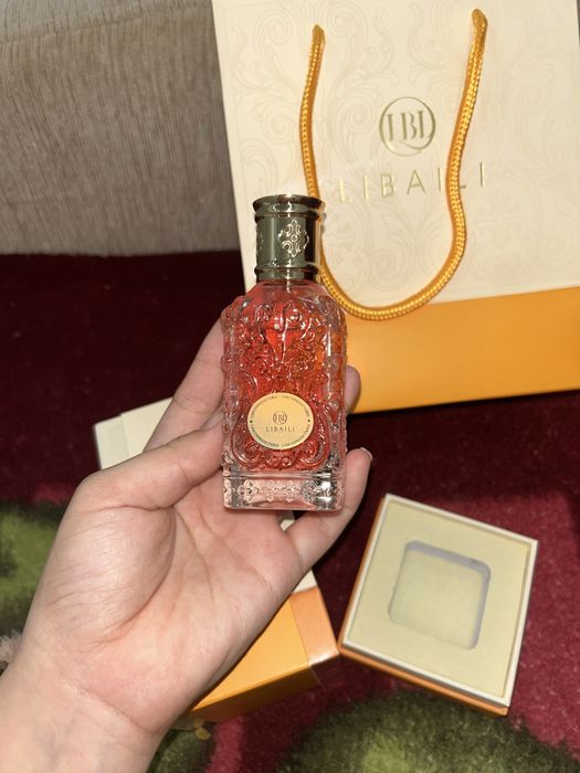 Прада, Либре, Версачи