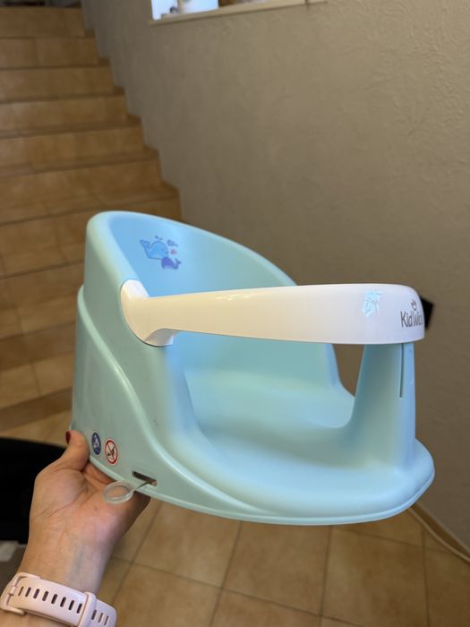 стульчик поддержка для ребенка в ванной