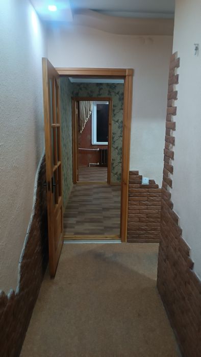 2 xonali kvartira sotiladi.
