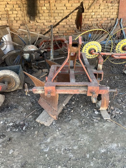 Plug tractor 2 brazde