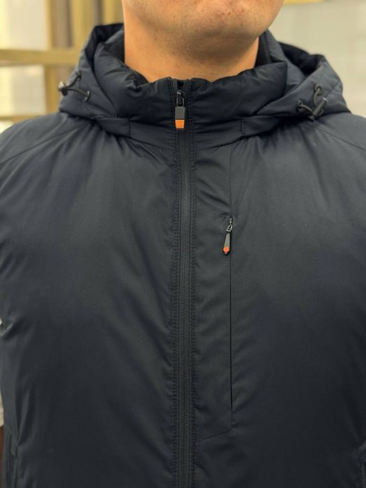 Безрукавка новая, 52 размер