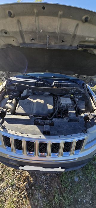 Продавам jeep compas 2.2 4x4