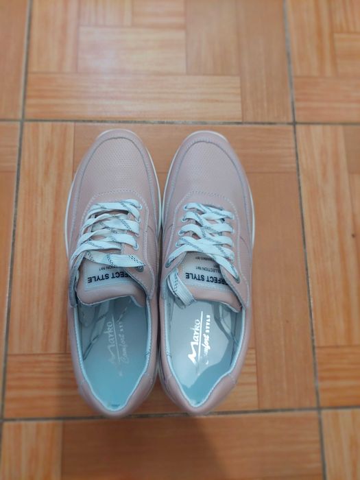 Продам женские кожаные ботинки MARKO