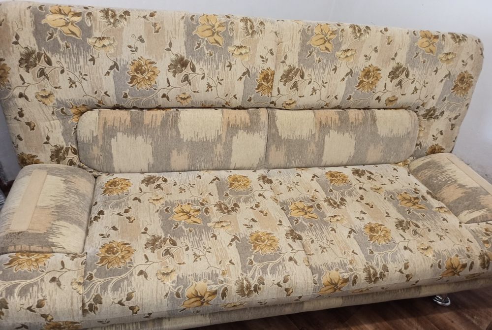 Продам б/у диван