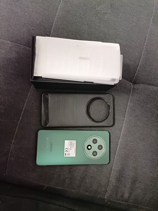 Oppo reno 12 fs 5g , 12 GB RAM și 512 memorie