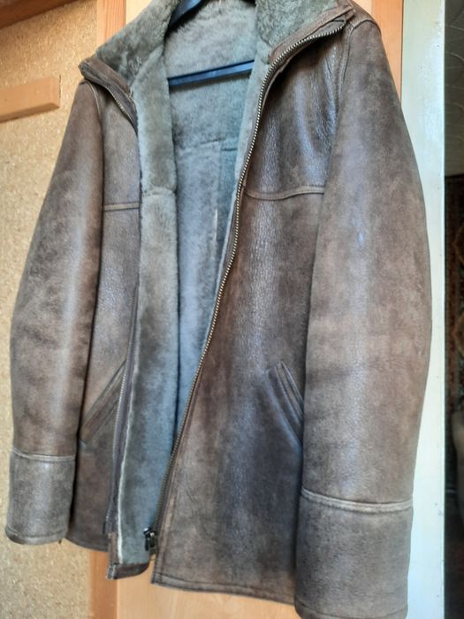 Продаю мужскую  курткуу