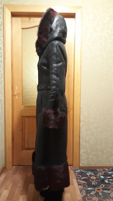 Продам женскую дубленку.