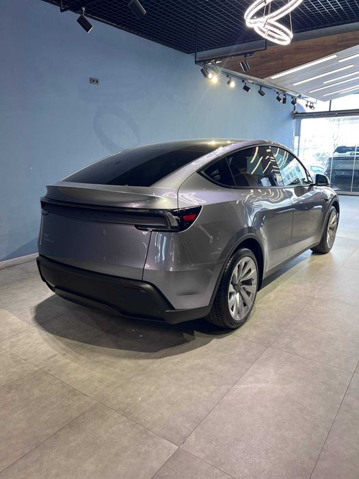 Tesla Model Y 2025 New Model 1 yil garantiya bilan