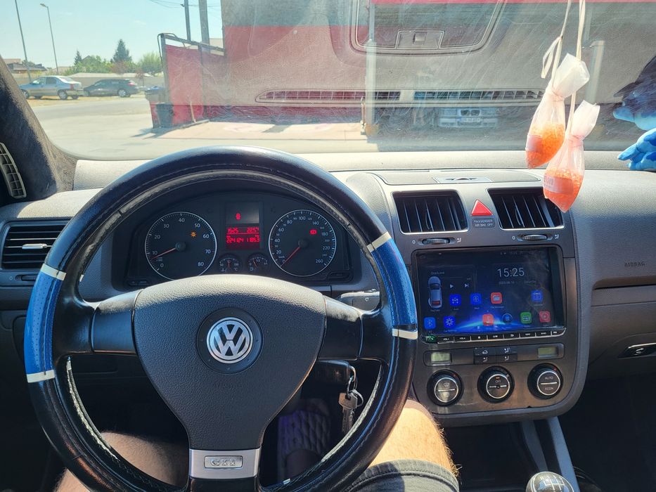 Vând golful 5 1.6 mpi