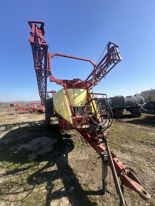 Прикачна пръскачка Hardi Navigator 3000 2011г.