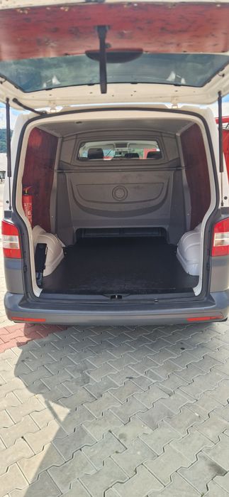 Volkswagen VW T5 2.0tdi 6 locuri și marfă varianta lungă 2013 AC Finanțare prin TBI Bank