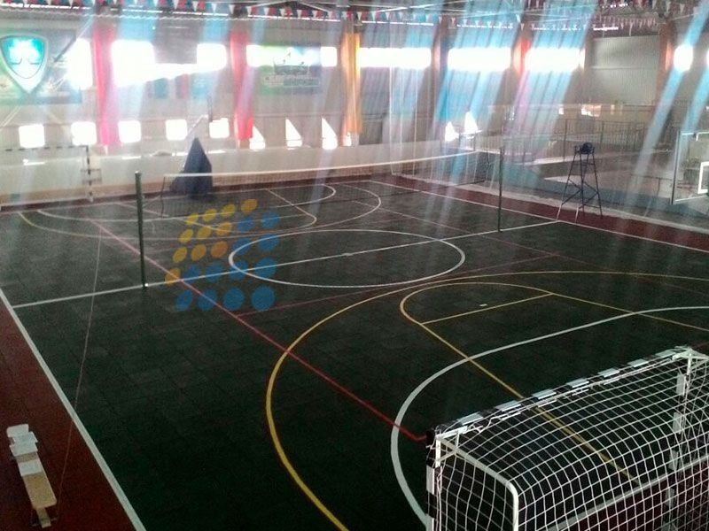 Резиновое покрытие для футбольного поля. futbol maydonlari uchun qopla