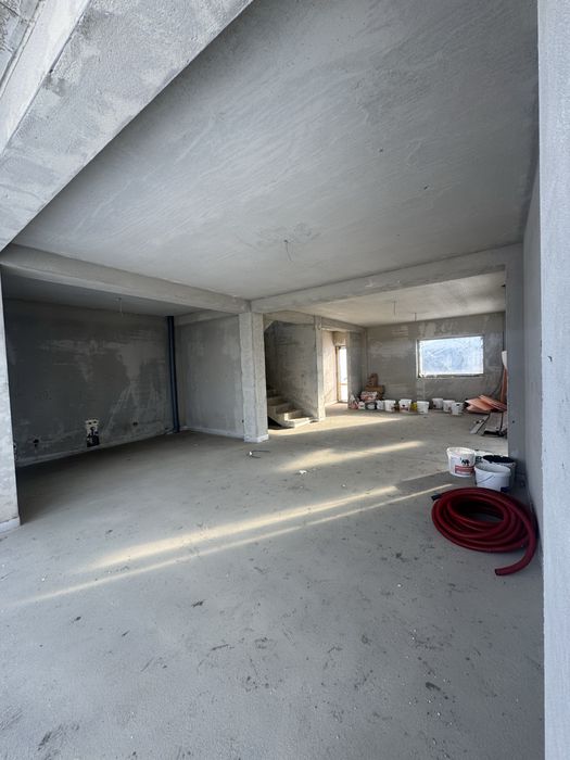 Vand casa cu 3 dormitoare , 15 min Brasov, Romania