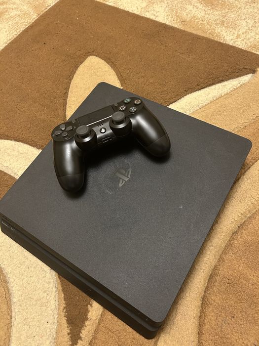 ps4,in stare foarte buna folosit foarte rar