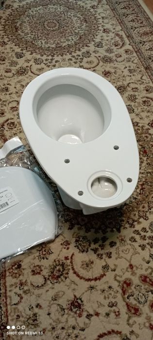 Унитаз, новый.крышка унитаза.