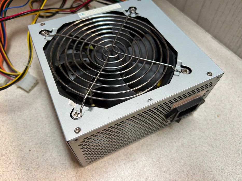 Захранване за компютър HKC SZ-400DR