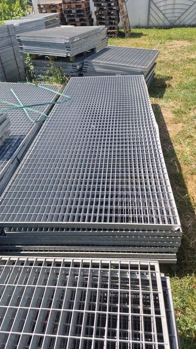 Grătare zincate metalice diferite, gratare spălătorii, gratare podea