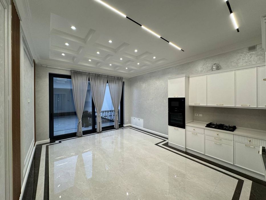 Ор-р: Центр Луначарский Продается Новый Евро дом 3,2.соток 550м2 7.ком