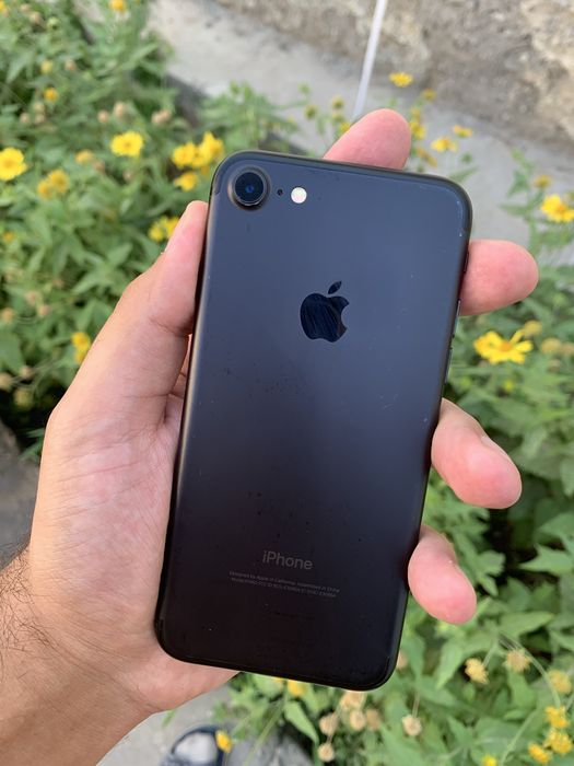 iPhone 7 черный в хорошем состоянии