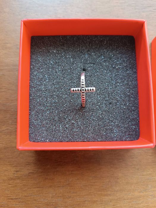 Продам серебряное кольцо