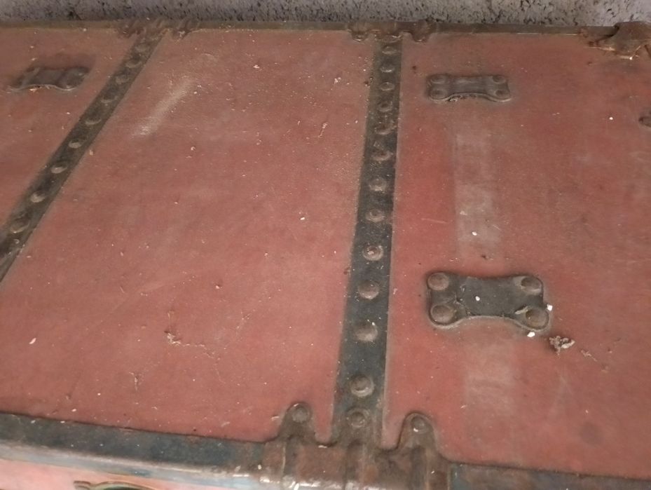 Античен куфар с оригинална заключалка Yale & Towne (САЩ)