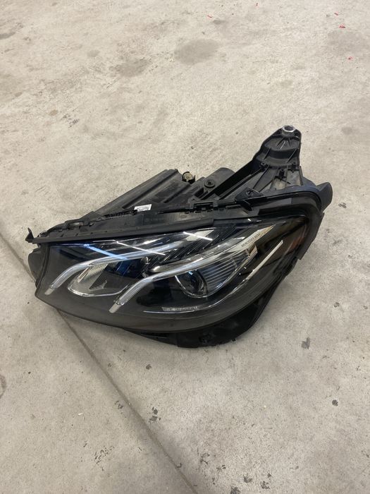 Ляв фар за мерцедес Е класа. W213