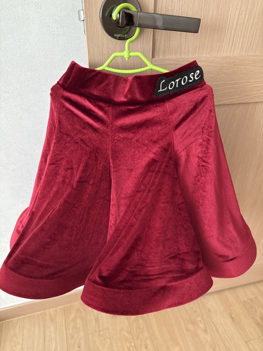 Продам  Рейтинговое  бордовое  платье