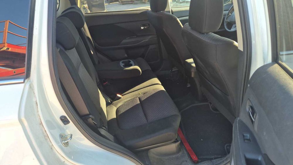 Mitsubishi Outlander 2014г 2.2DI-D 4x4-на части