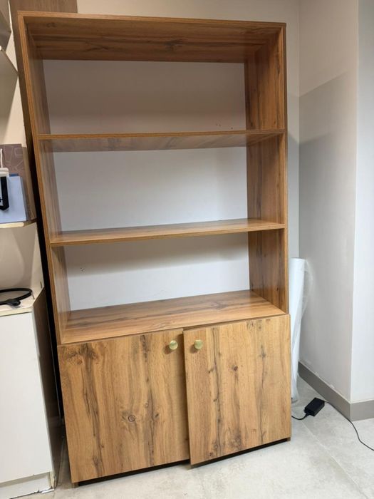 Шкаф большой витринный