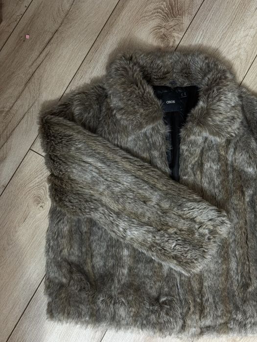 Шубка asos 8.000