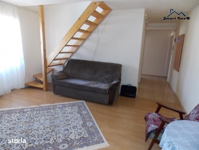 Mansarda 5 camere zona Vasile Aaron