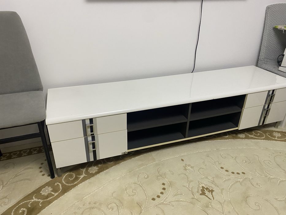 Тумбочка под телевизор