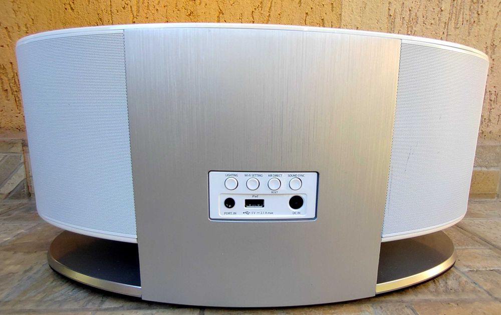 JVC RV-NB 51W Boombox , ( Bluetooth Adapter) ,USB port, IPod dock, and FM radio ,două difuzoare Super Woofer