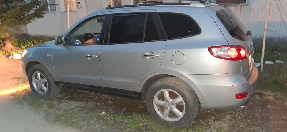 Hyundai Santafe  2